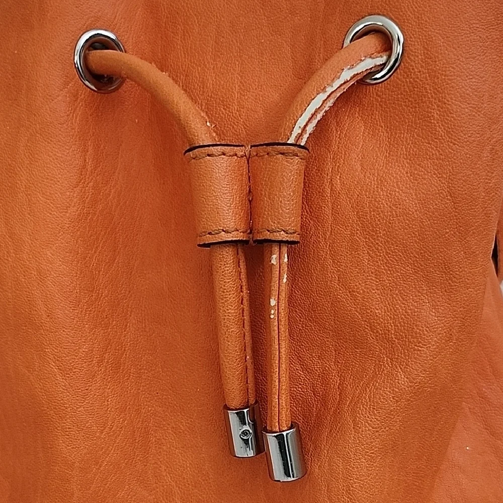 Calvin Klein Orange Shoulder Bag with Drawstring Closure and Leather Material - Picture 3 of 5